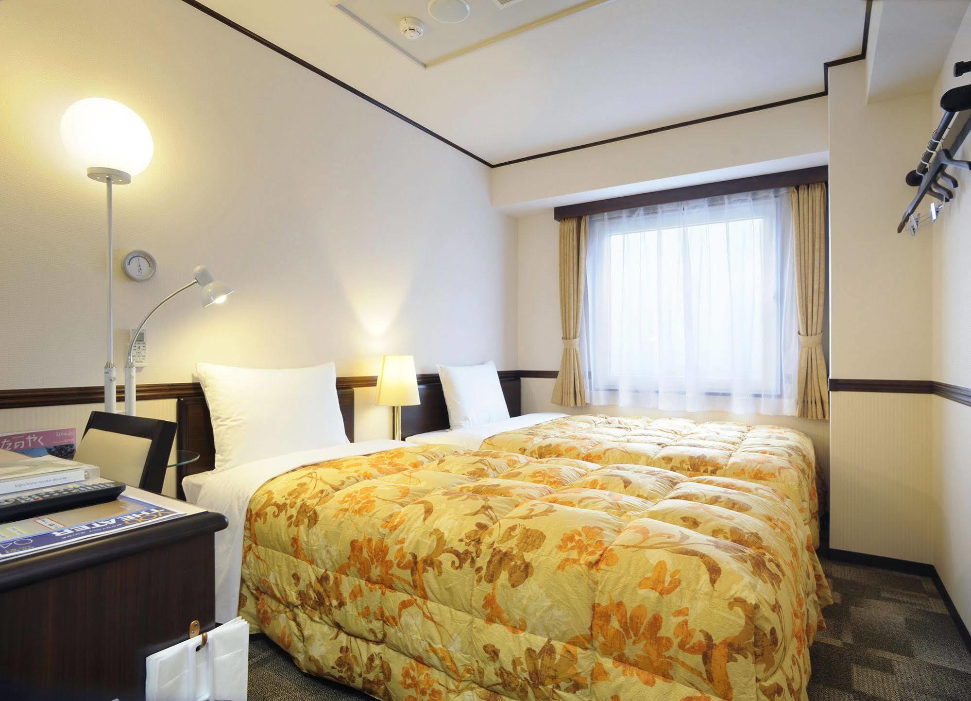 Toyoko Inn Sakudaira-eki Asama-guchi Bagian luar foto