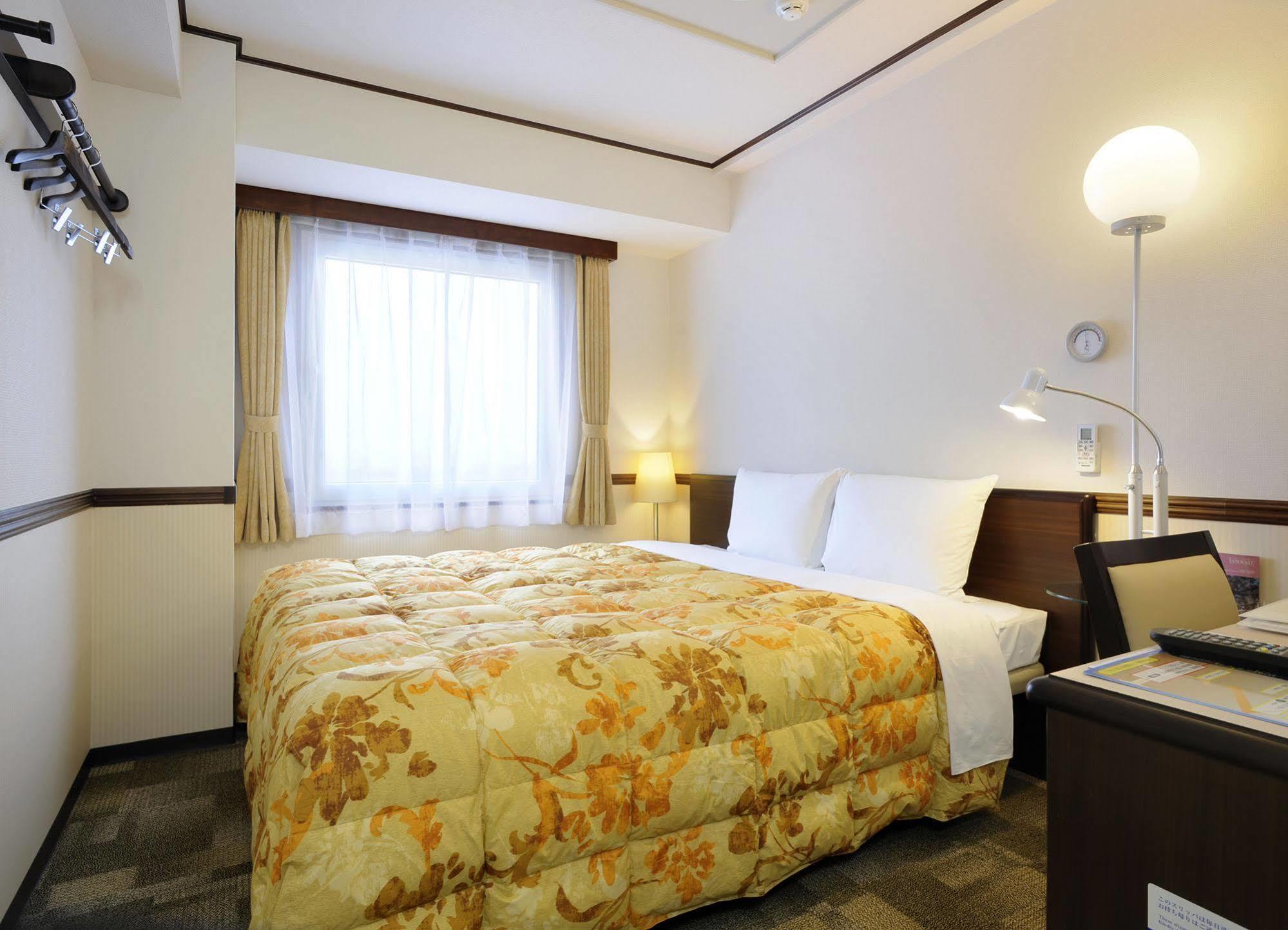 Toyoko Inn Sakudaira-eki Asama-guchi Bagian luar foto